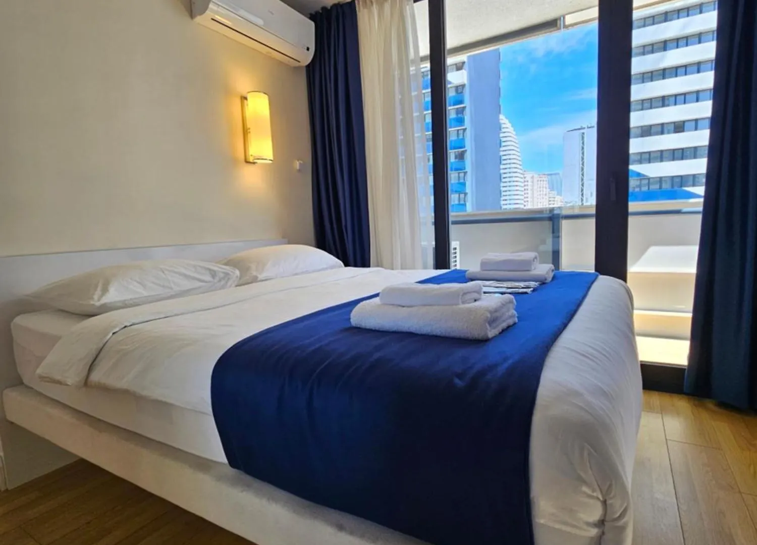 Orbi City Apartments - 13 Floor Batumi 0*,